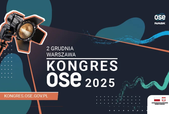 Baner promocyjny KONGRES OSE 2025, utrzymany w ciemnogranatowej kolorystyce z turkusowo-pomarańczowymi elementami graficznymi. W lewym górnym rogu znajduje się duży reflektor filmowy oświetlający centralną część plakatu, gdzie umieszczono datę i lokalizację: 