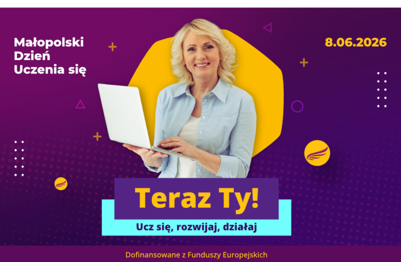 Plakat na fioletowo-bordowym tle promujący Małopolski Dzień Uczenia się z datą 8.06.2026, na środku zdjęcie uśmiechniętej kobiety trzymającej laptopa na tle żółtego nieregularnego kształtu. Poniżej duży żółty, duży napis 